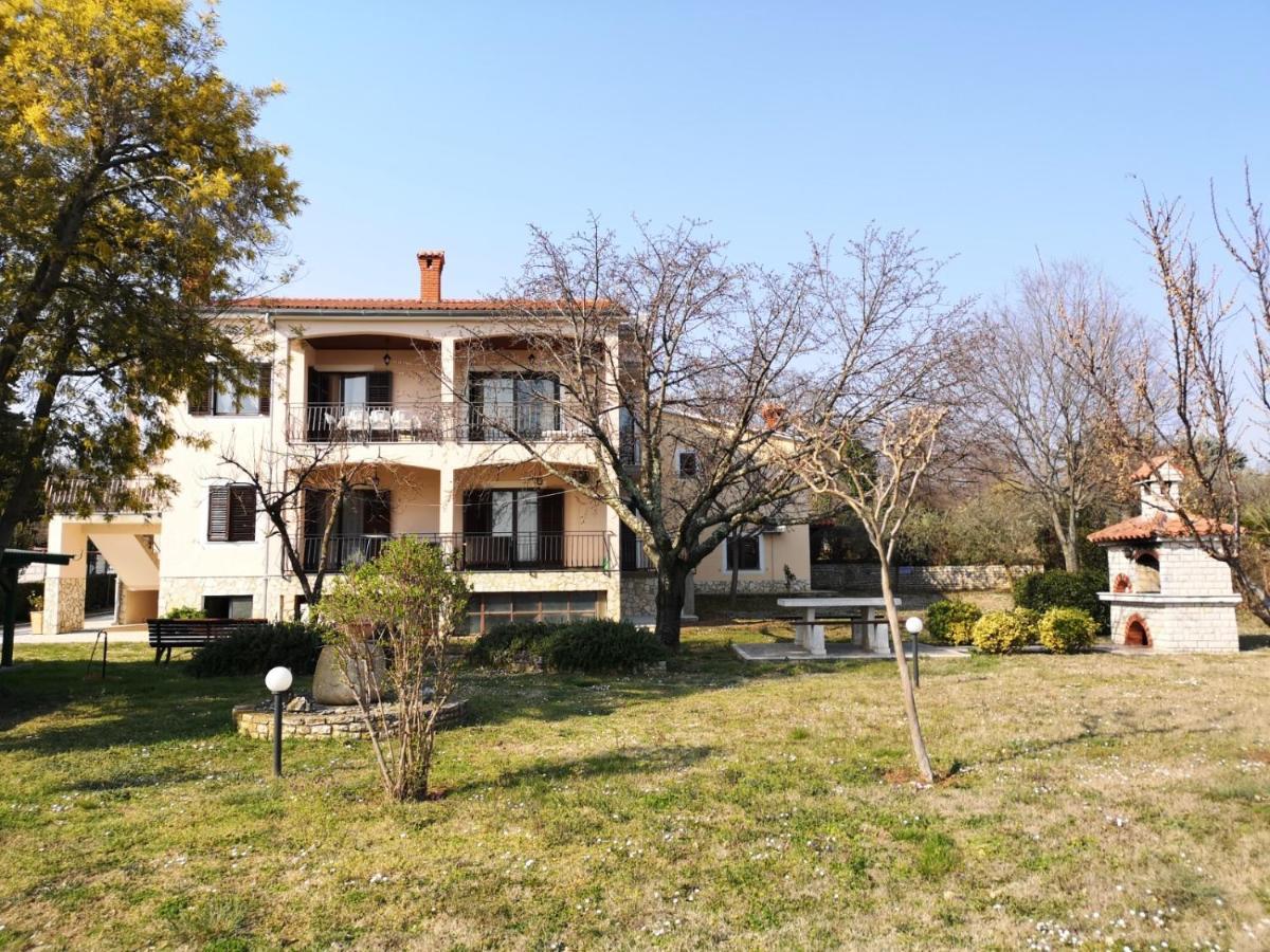 Apartment Poesia Poreč Exteriör bild